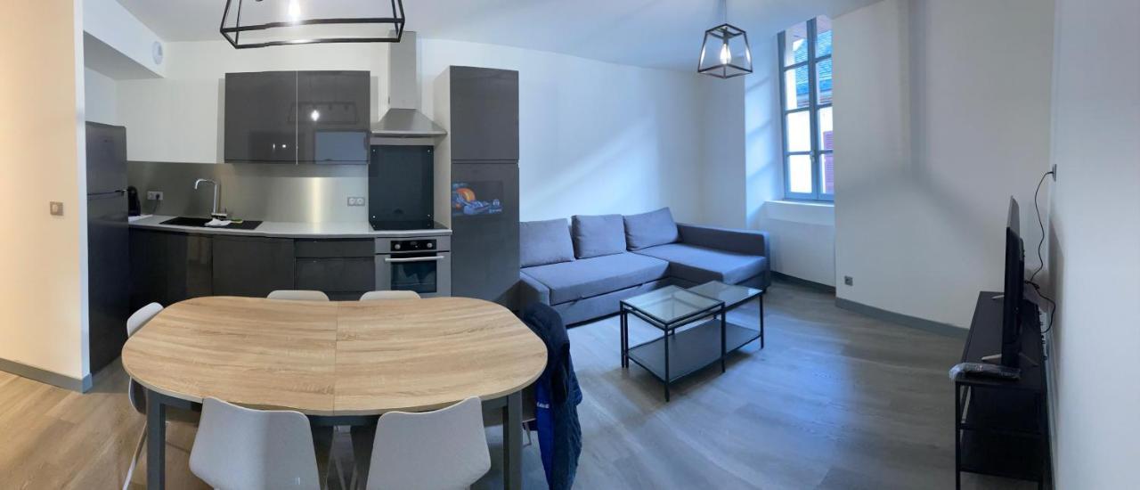 Résidence avec un T3 un T2 et un STUDIO en Centre Ville d Argelès-Gazost Esterno foto