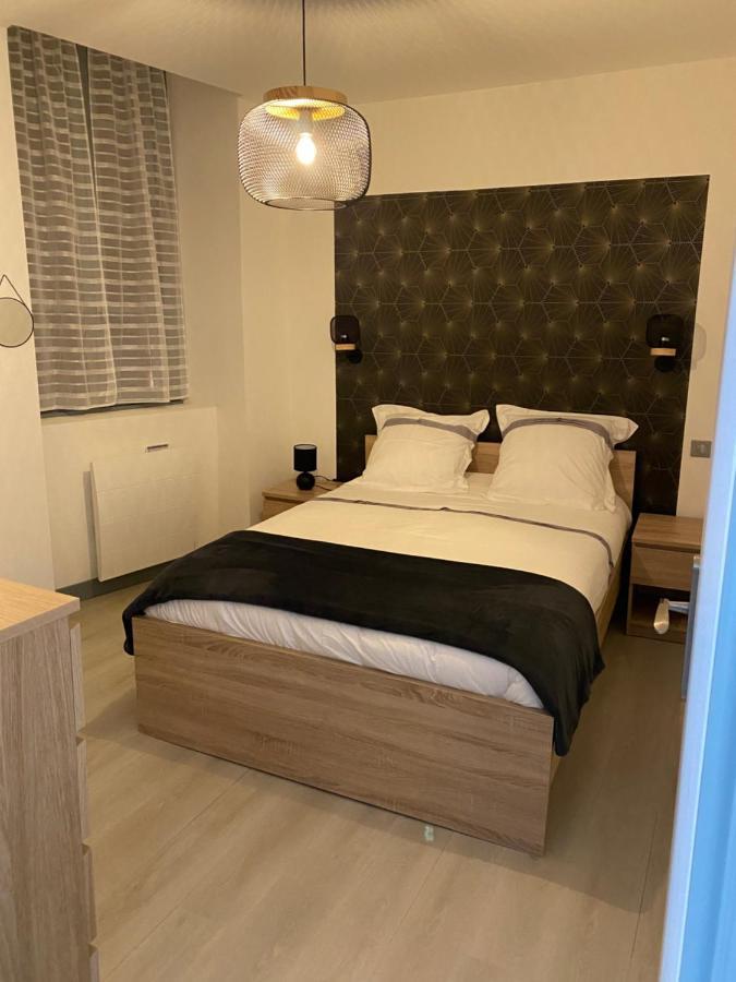 Résidence avec un T3 un T2 et un STUDIO en Centre Ville d Argelès-Gazost Esterno foto