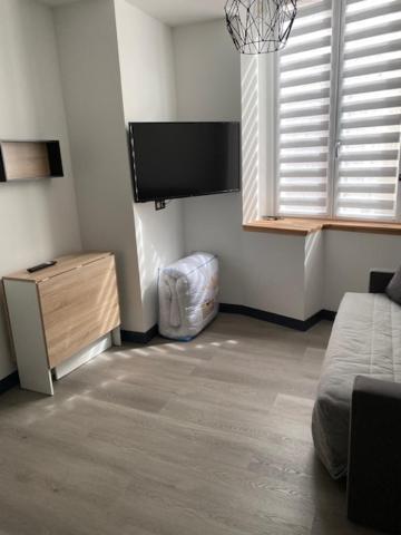 Résidence avec un T3 un T2 et un STUDIO en Centre Ville d Argelès-Gazost Esterno foto